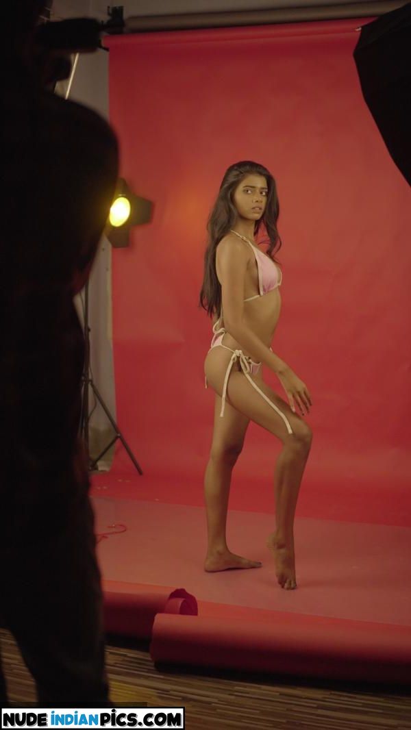 Slim Mumbai Babe Sex Pics Blow Job
