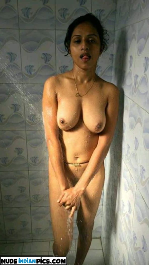Tempting Tamil Big Indian Girl Nud Pics