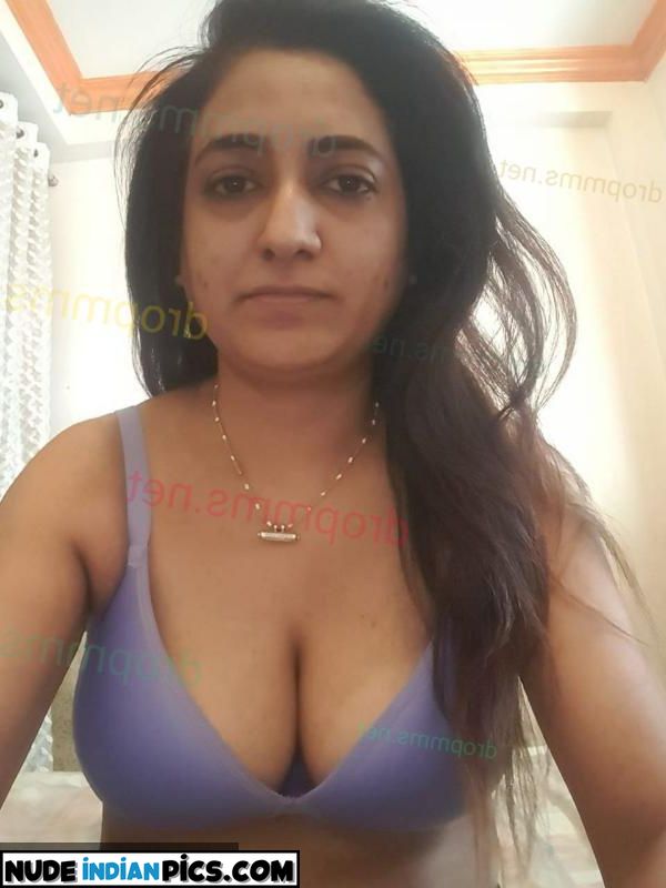 Title Aunty Priyankas Nangi Picture Nangi Photo
