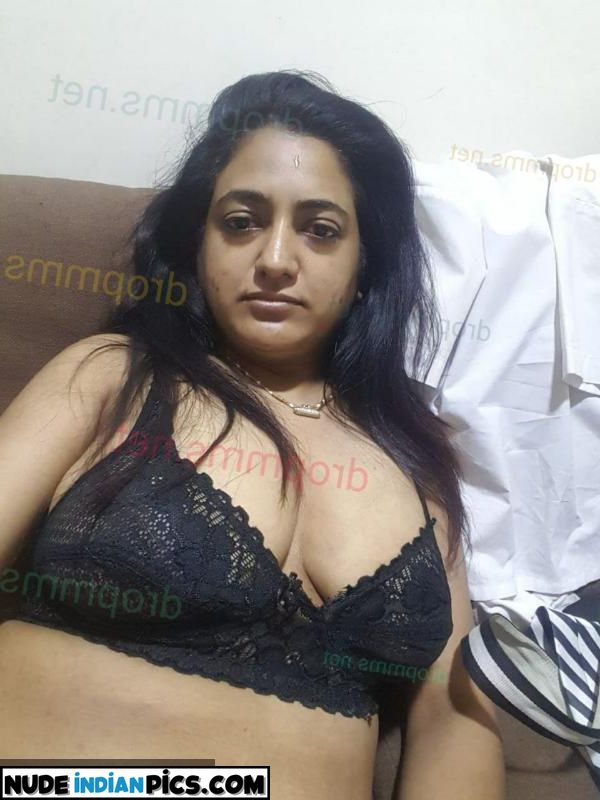 Title Aunty Priyankas Tamil Sex Pics