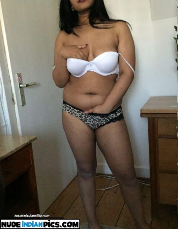 Title Komal Kaurs Nude Teen Selfie