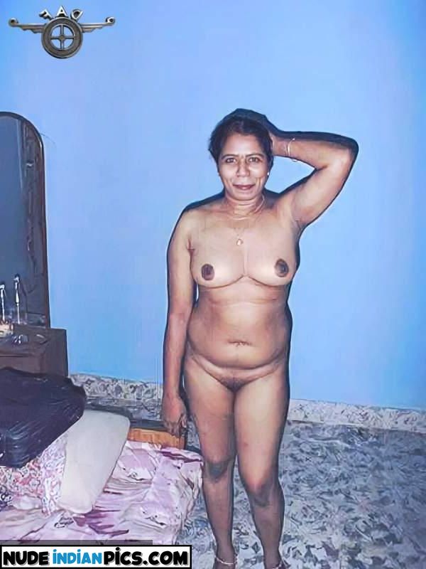 Title Mature Nalini Nakedselfie
