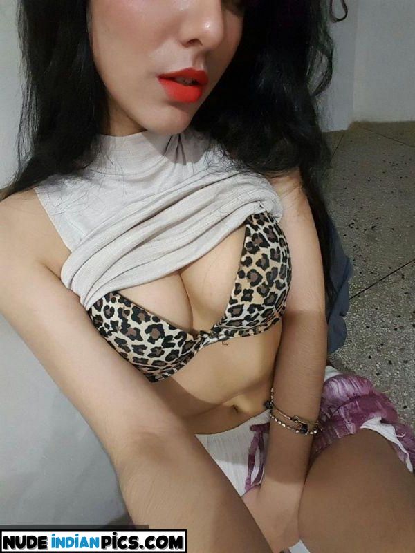 Title Nri Indian Desi Bhabi Nude Photo