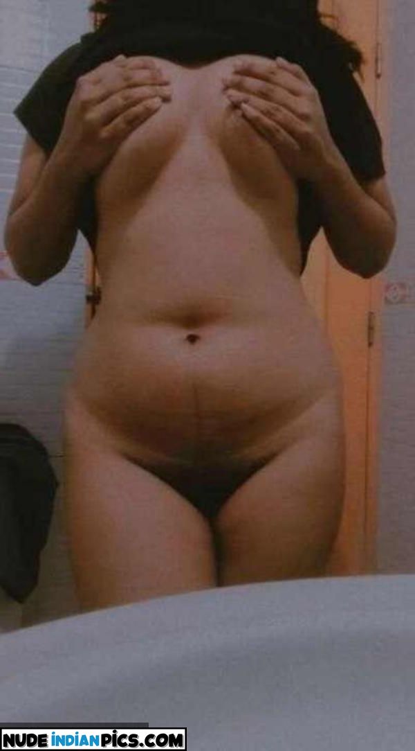 Title Sexy Dimple Antiyon Ki Nangi Photo