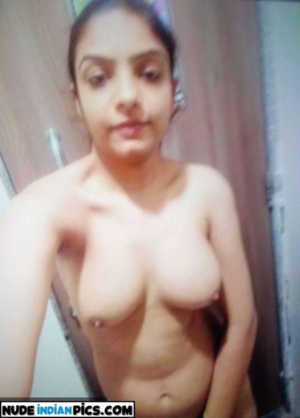 Title Sizzling Seema Aunty Bath Nude