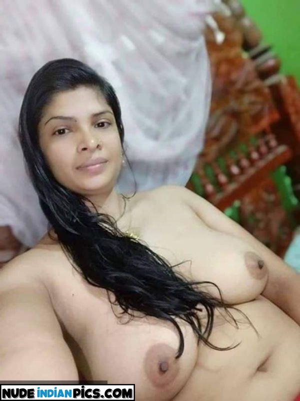 Title Sizzling Seema Desi Girl Nude Dance