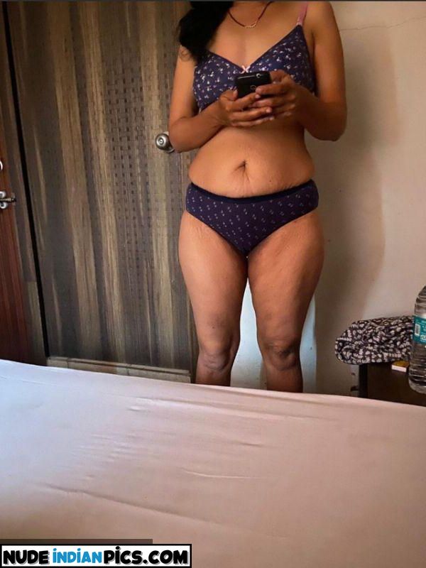 Title Sizzling Seema Indian Nakeds